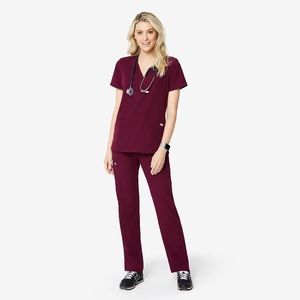 ISO burgundy FIG scrub set